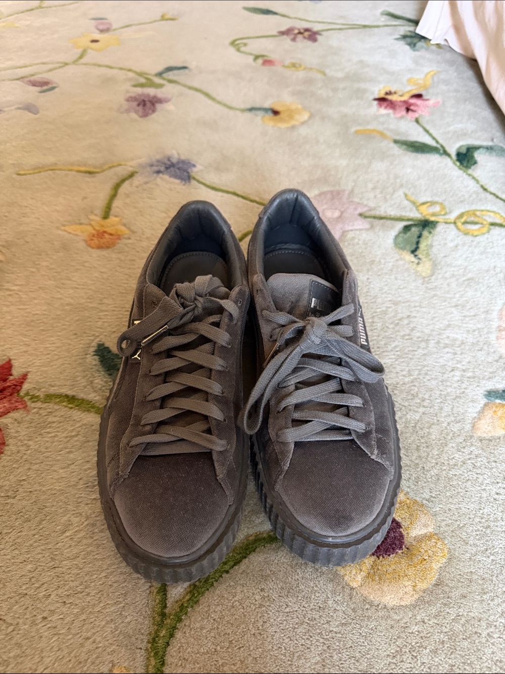 Puma Creeper Velvet
Rihanna Fenty Glacier Grey